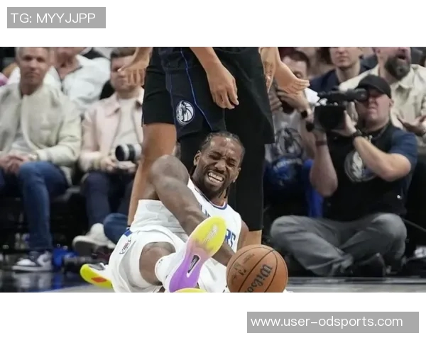 伦纳德前三节低迷表现后末节爆发砍下19分助队绝杀对手